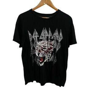 Def Leppard Graphic Band Tee